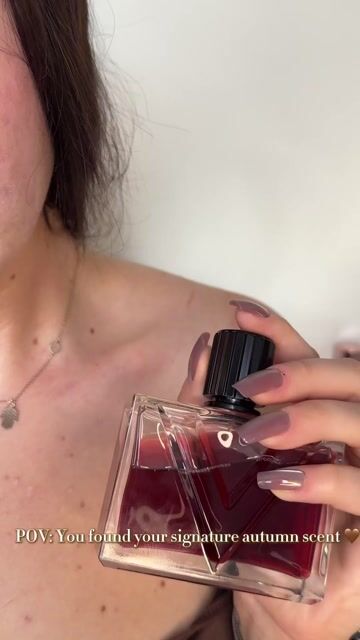 Versace Perfume | Luxury Fragrance UGC